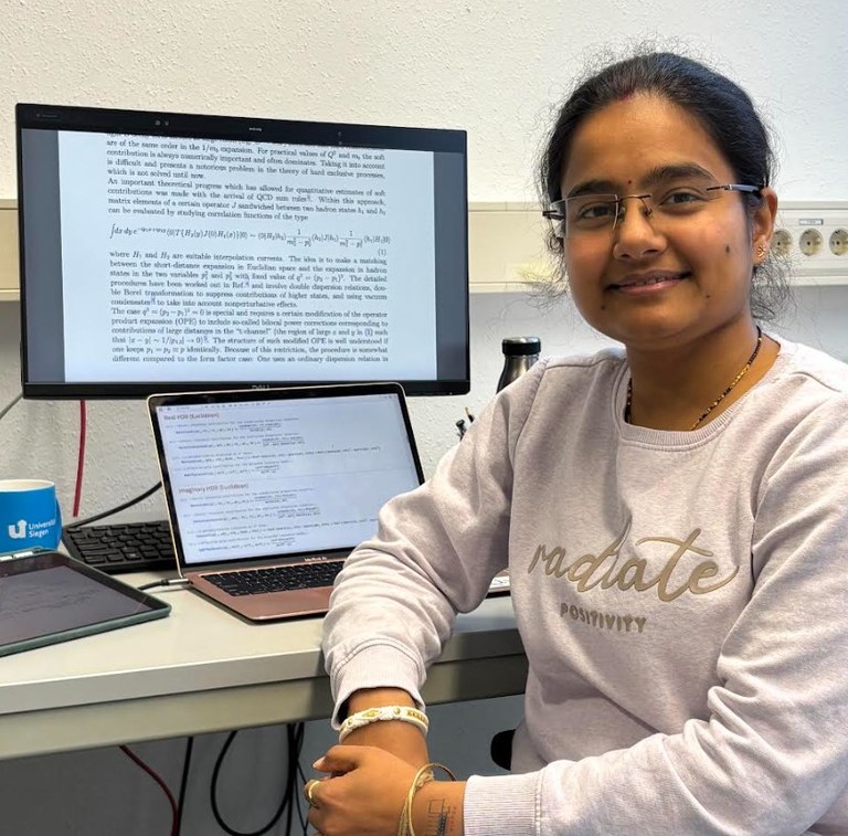 Anshika_Bansal_Physikerin.jpg Anshika_Bansal_Physikerin.jpg