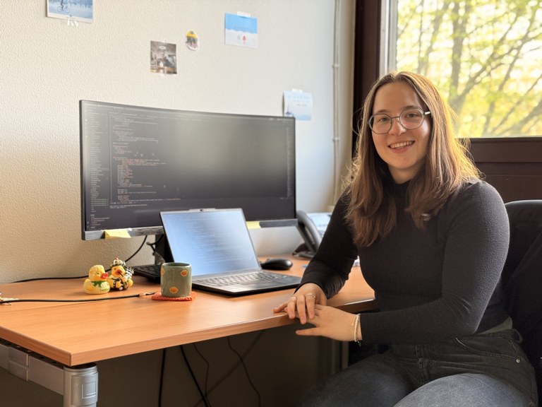 Jana_Schlücking_Physikerin.jpeg Jana_Schlücking_Physikerin.jpeg