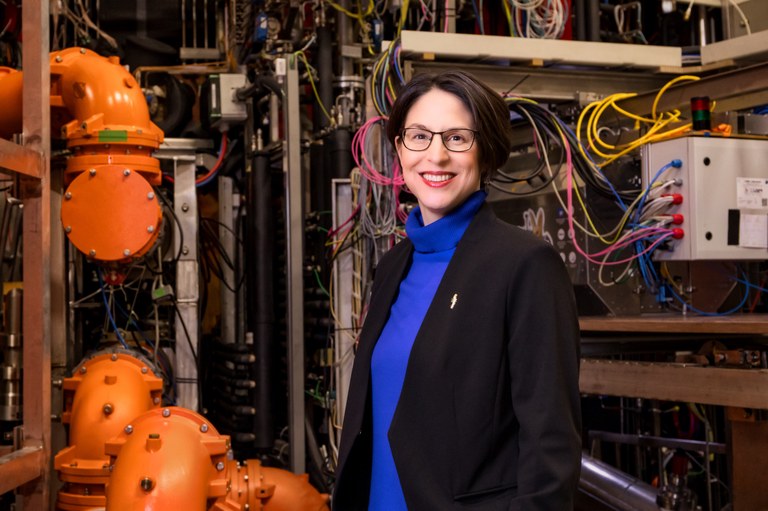 Rachael_McDermott_Physikerin.jpg Rachael_McDermott_Physikerin.jpg