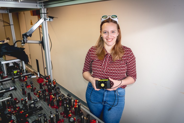 Verena_Leopold_Physikerin_B.jpg Verena_Leopold_Physikerin_B.jpg