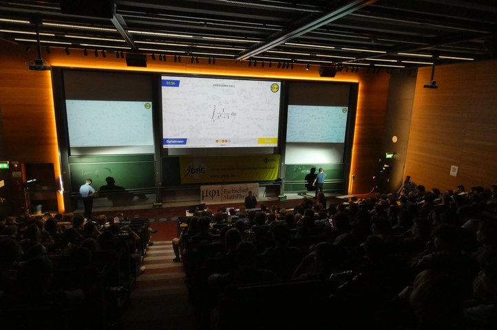 Einblick in das Professoren-Duell © DPG / Klioba 2025