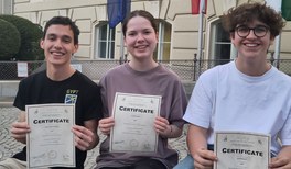 Deutsches Nationalteam erreicht zweiten Platz beim europäischen Physikwettbewerb für Jugendliche in Österreich