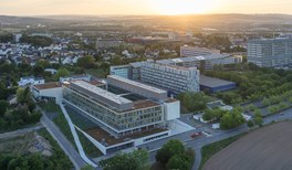 Physiktagung in Gießen schlägt Bogen vom Kleinsten zum Größten