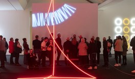 Kunst und Quanten: Interdisziplinäres Projekt startet mit eindrucksvollem Kick-Off ins Quantenjahr 2025