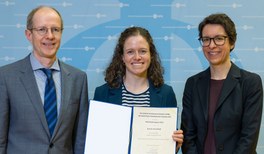 Dissertationspreis SKM Eva Schöll_DPG_Lösel.jpg