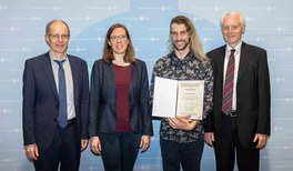 Dissertationspreis SMuK Guy Leckenby_DPG-Geiger.jpg