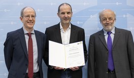 Herbert_Walther-Preis_Antoine Browaeys_DPG_Pulkowski.jpg