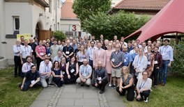 Leading for Tomorrow: Zehn Jahre Führungskräfteförderung in der Physik