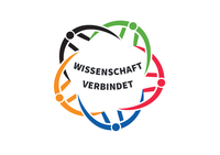 Fünf stilisierte Menschen in verschiedenen Farben halten sich im Kreis an den Händen. In der Mitte steht der Text Wissenschaft verbindet.